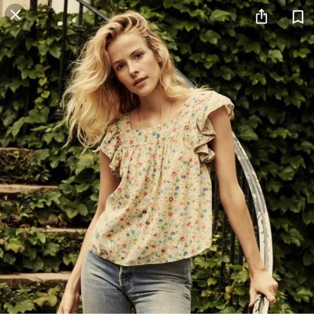 Doen Abelene Floral Flutter Sleeve Top. XS